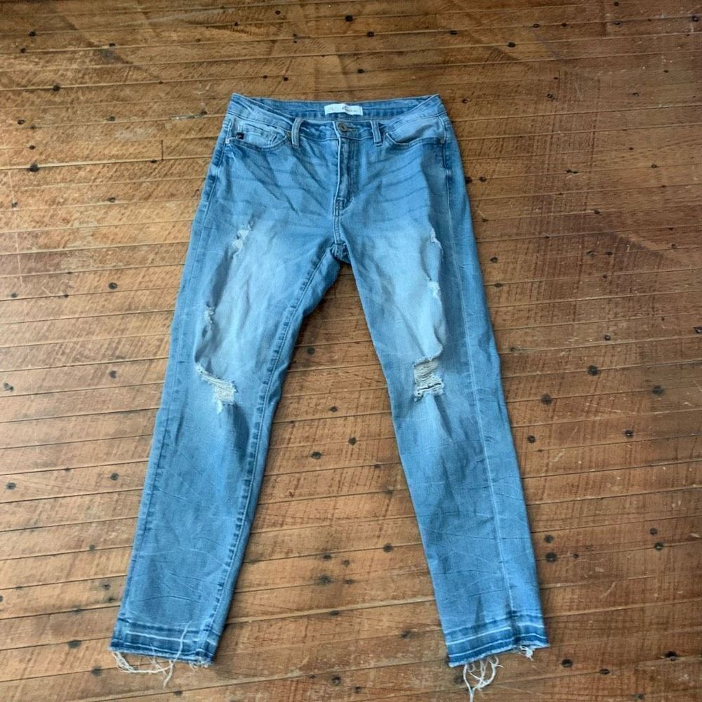 Kancan raw hem distressed medium wash 7/27 normcore jeans